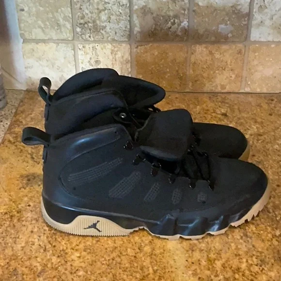 Jordan 9 Boot - Picture 4 of 6